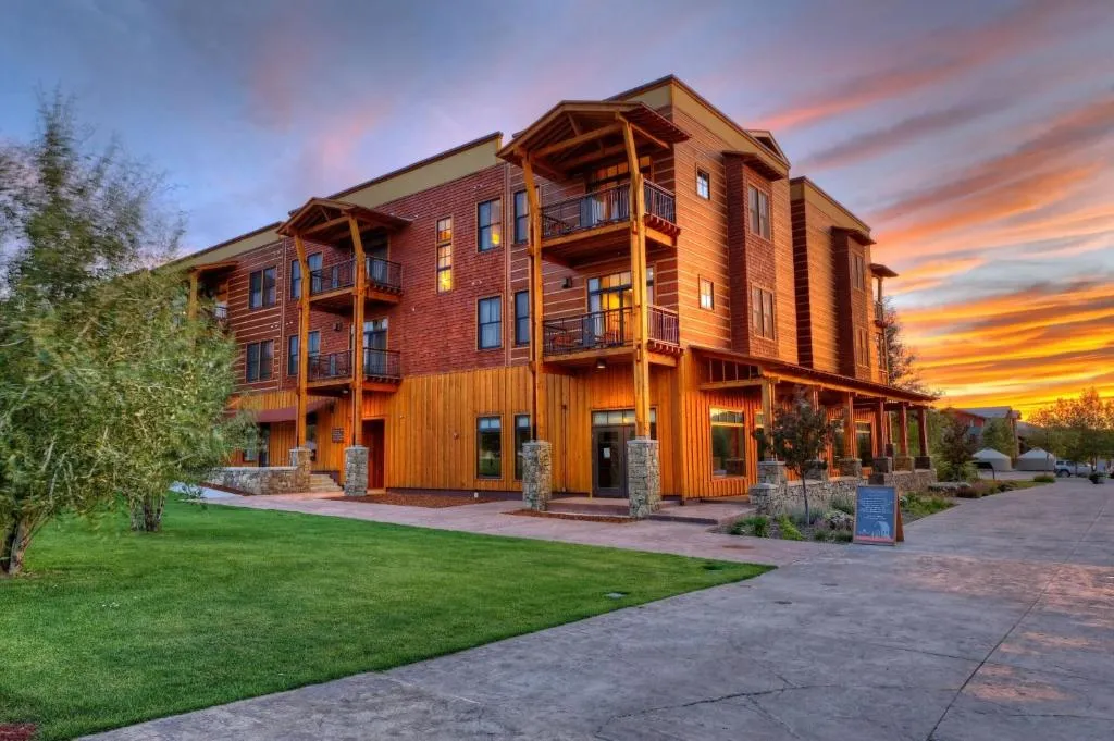 The Lodge at Bronze Buffalo Ranch，位于维克托的酒店