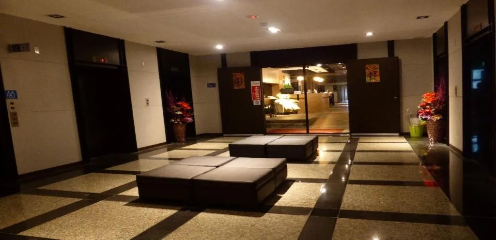 Honest & Warm Hotel, hotel in Taoyuan