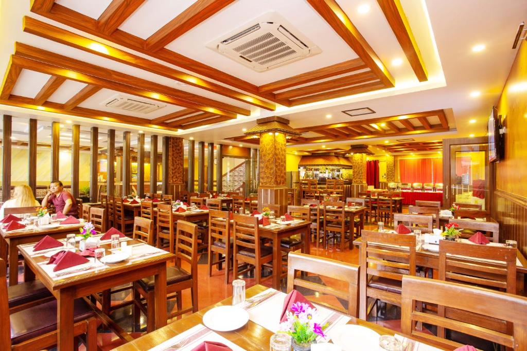 Restaurant, Hotel Iceland in Pokhara