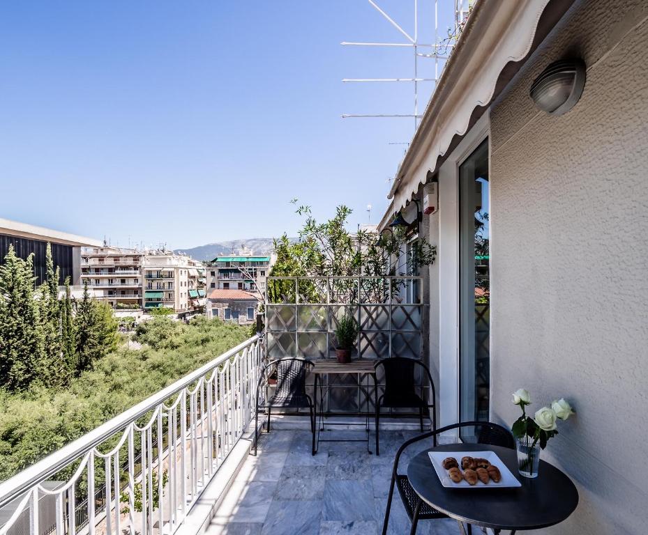 Peripatos apartment photo