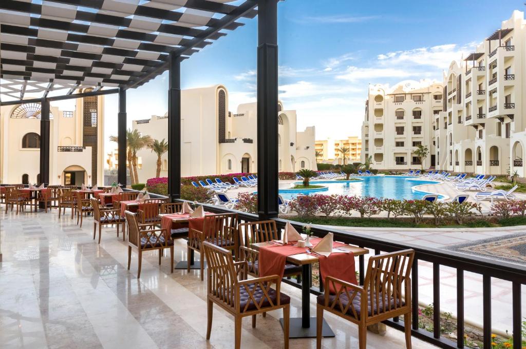 Gravity Hotel & Aqua Park Sahl Hasheesh Families and Couples Only — Restaurant & bars in Sahl Hasheesh, Red Sea