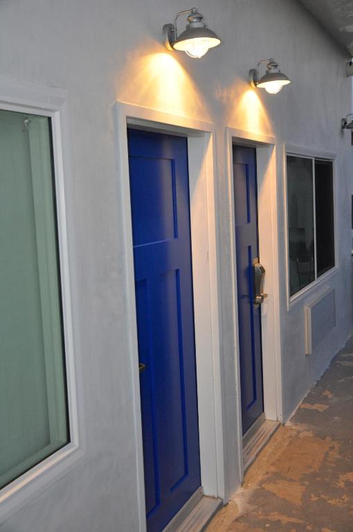 The Belmont Shore Inn - Adults Only photo