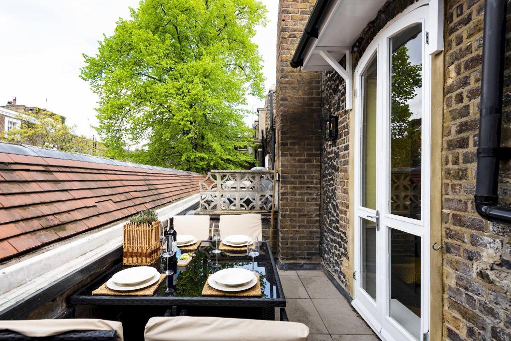 Stylish Hyde Park Gem photo