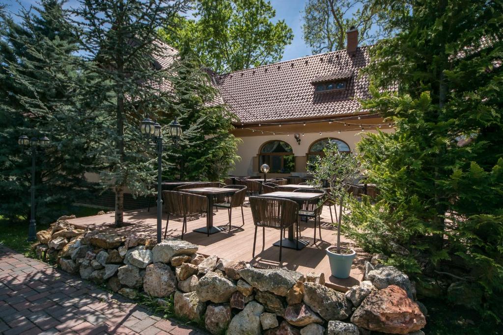 Platan Garden Rooms &amp; Restaurant — Hotel in Hajduszoboszlo