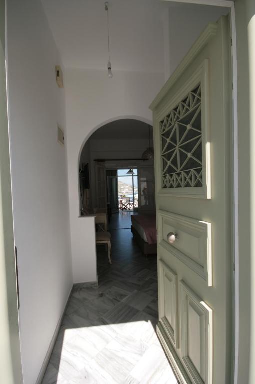 Hara Studios and Apartments photo