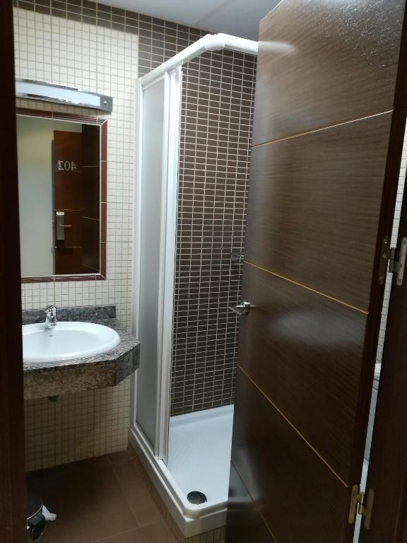 Hostal Avenida Barajas photo