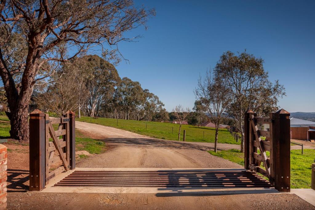 Lindsay House Homestead photo