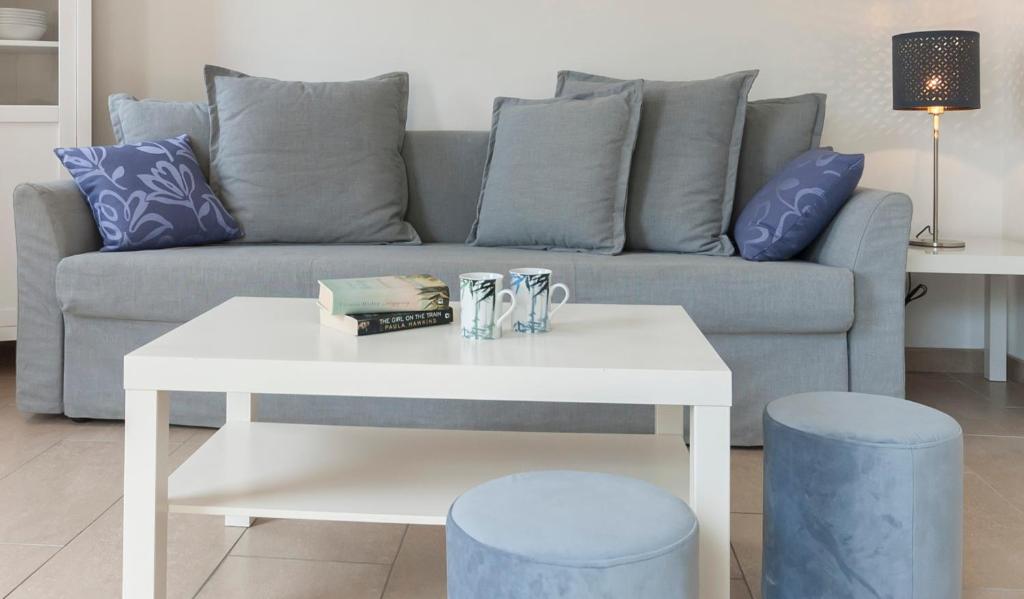 Lets Holidays Mediterranean apartment 3 minutes to the beach 3 - 5