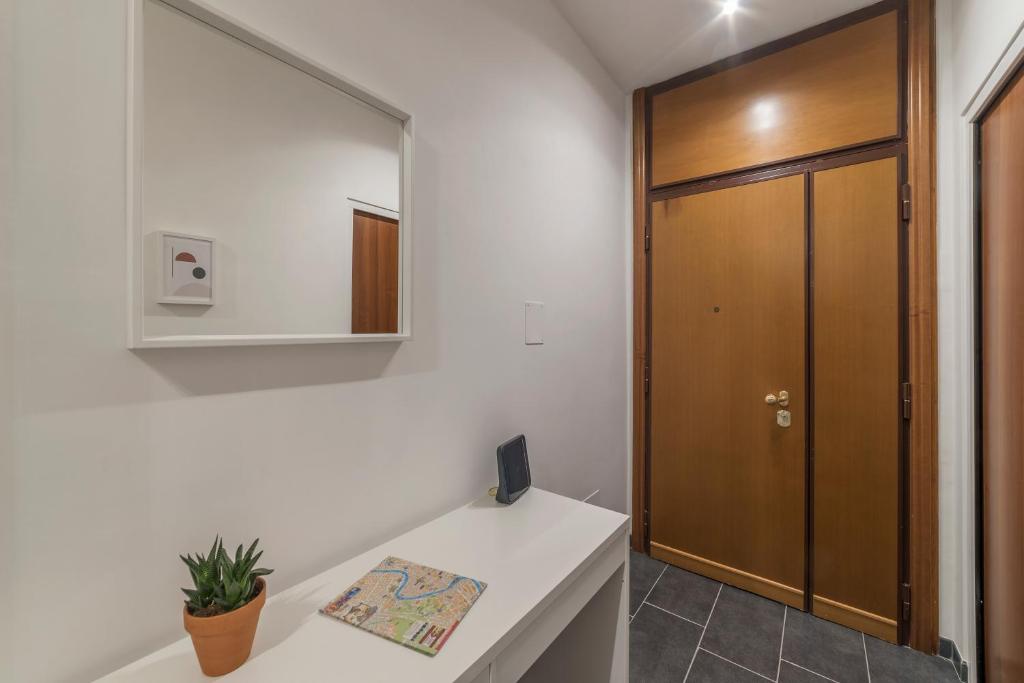 NOMENTANA WHITE APARTMENT photo
