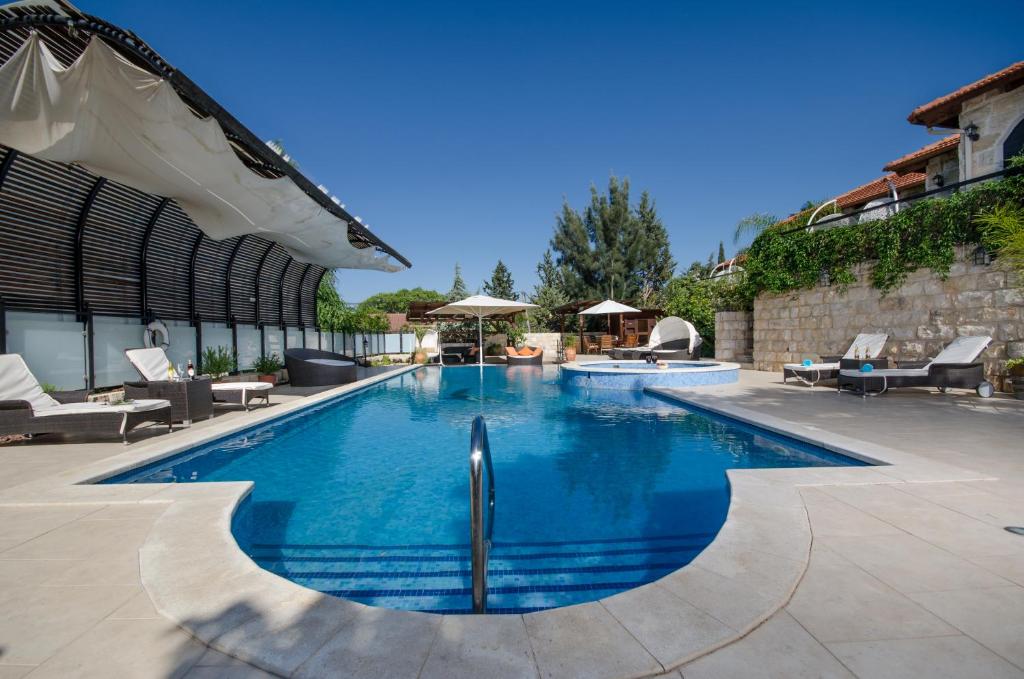 Renaissance Estate photo