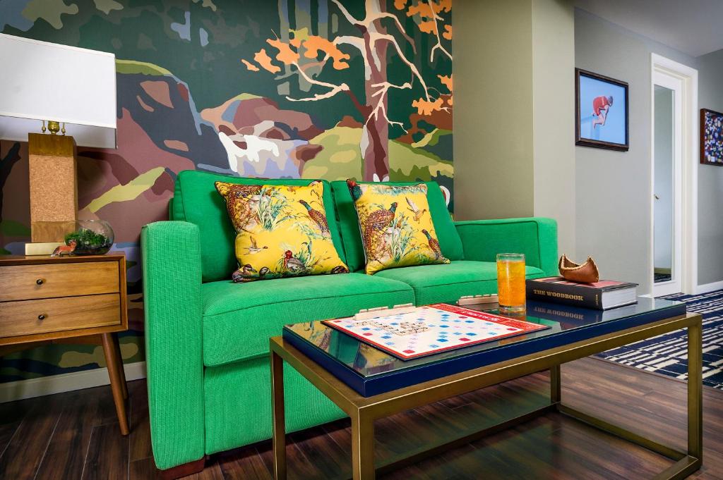 Graduate Madison Photo 16