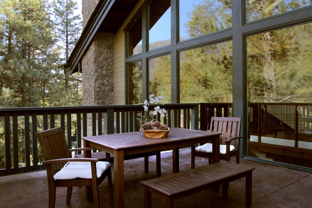 The Grand Idyllwild Lodge photo