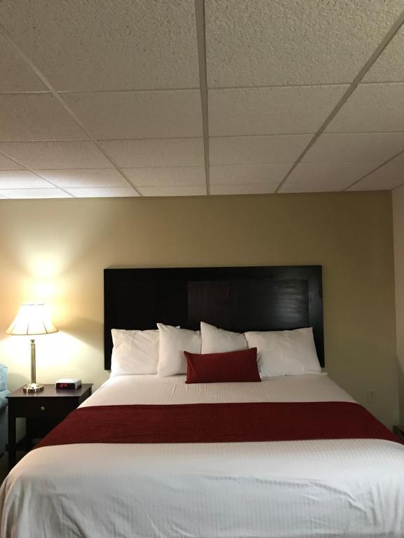Brentwood Motor Inn — Hotel in Marquette (MI)