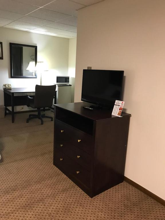 Brentwood Motor Inn photo