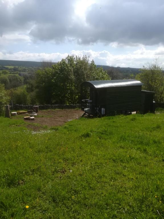 Serendipity Shepherd Hut — Hotel in Leek
