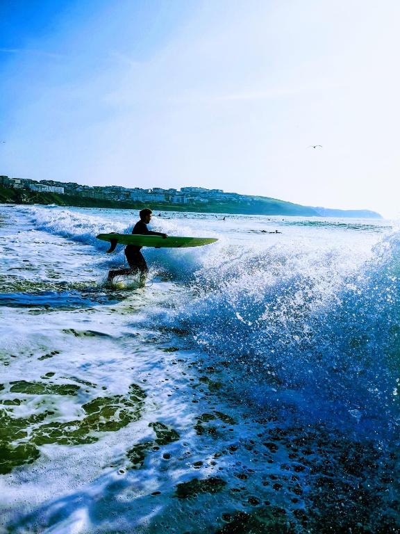 Newquay Bay Resort Oakley 6 birth caravan — Hotel in Newquay