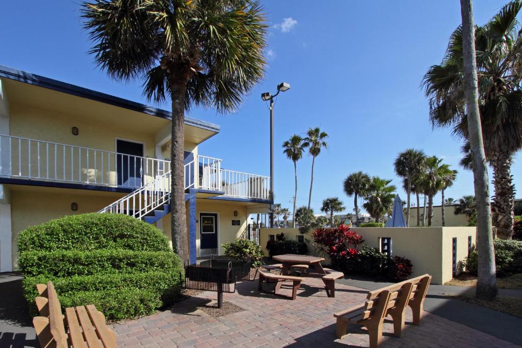 2. 데이즈 인 바이..