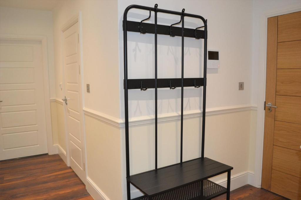 OnPoint - 2 Bed Apartment City Centre Ideal Location! photo