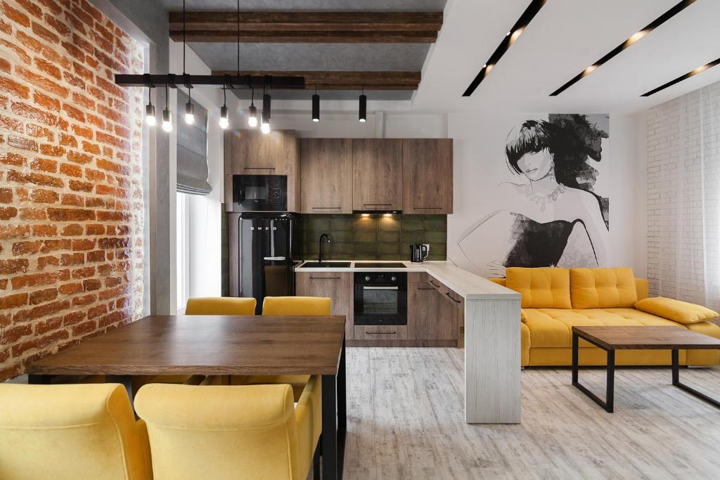 LEOGRAND LOFT Apartments on Lychakivska 4 — Hotel in Lviv
