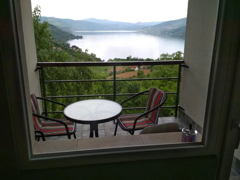 Apartment Cats, hotel in Donji Milanovac