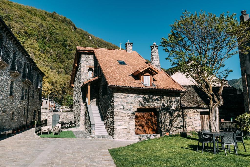 Casa Rural Monte Perdido — Hotel in Broto