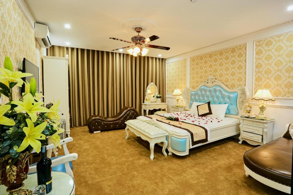 King's Hotel My Dinh photo