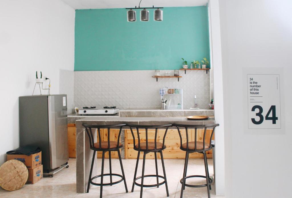 RedDoorz near Exit Toll Tanah Baru Bogor