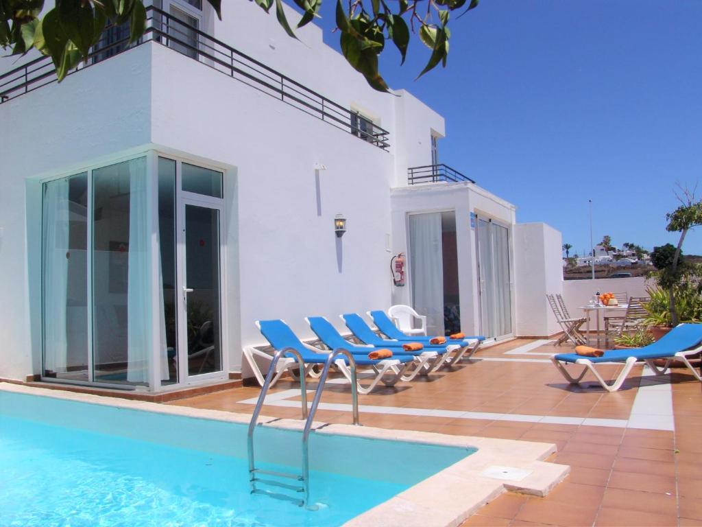 Casas Luis with private pool — Hotel in Lanzarote