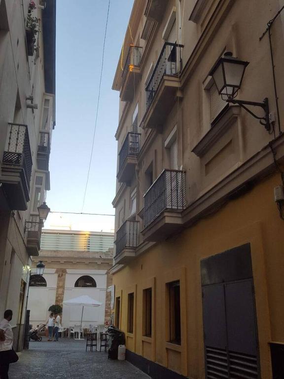 Apartamento en pleno centro de Cadiz con parking economico - 5