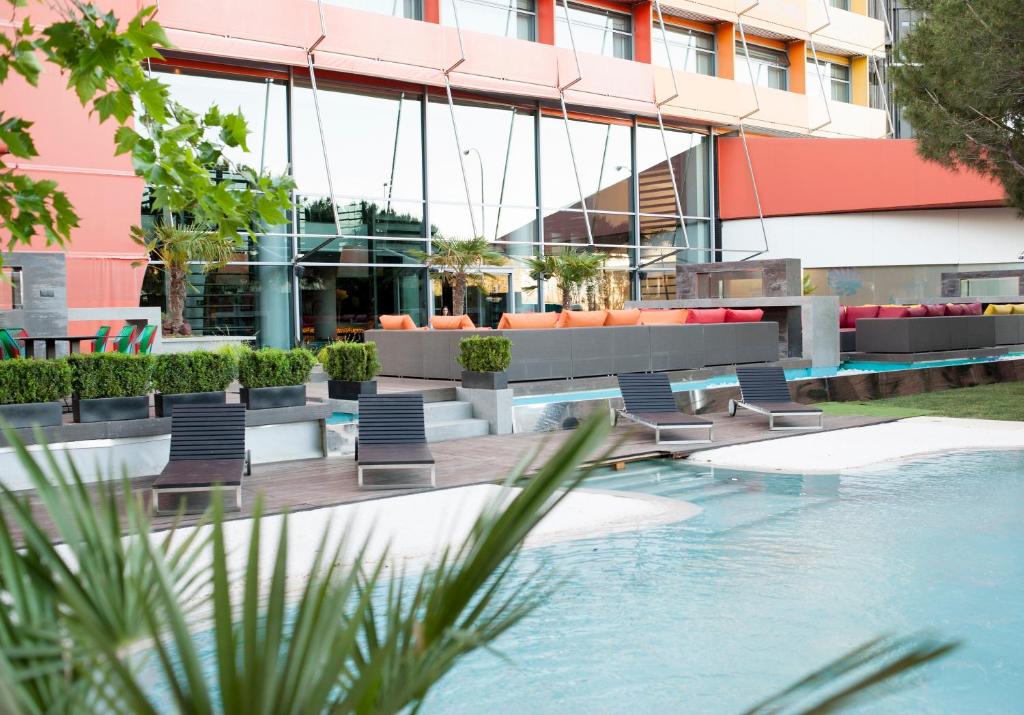 Swimming pool, Puerta America hotel in Madrid