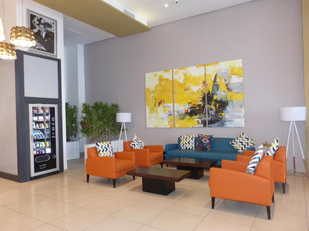 Shared lounge/TV area