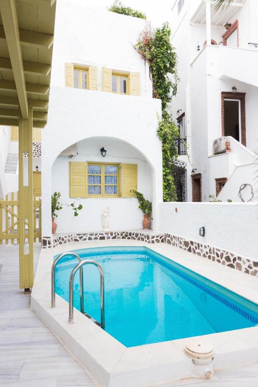 Sunny Days Hotel Fira Santorini photo