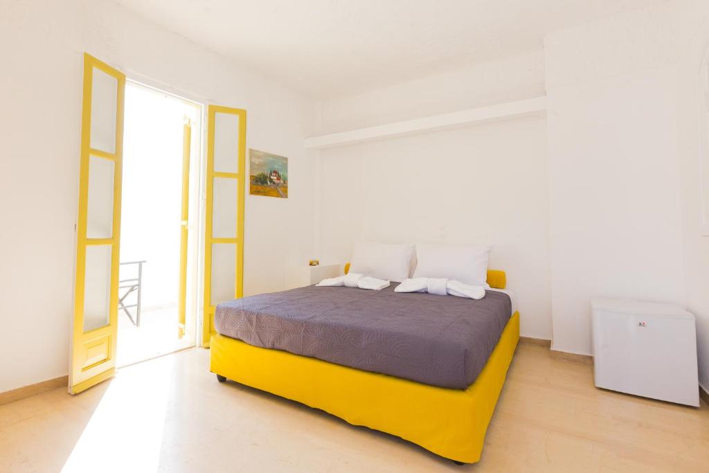 Sunny Days Hotel Fira Santorini photo