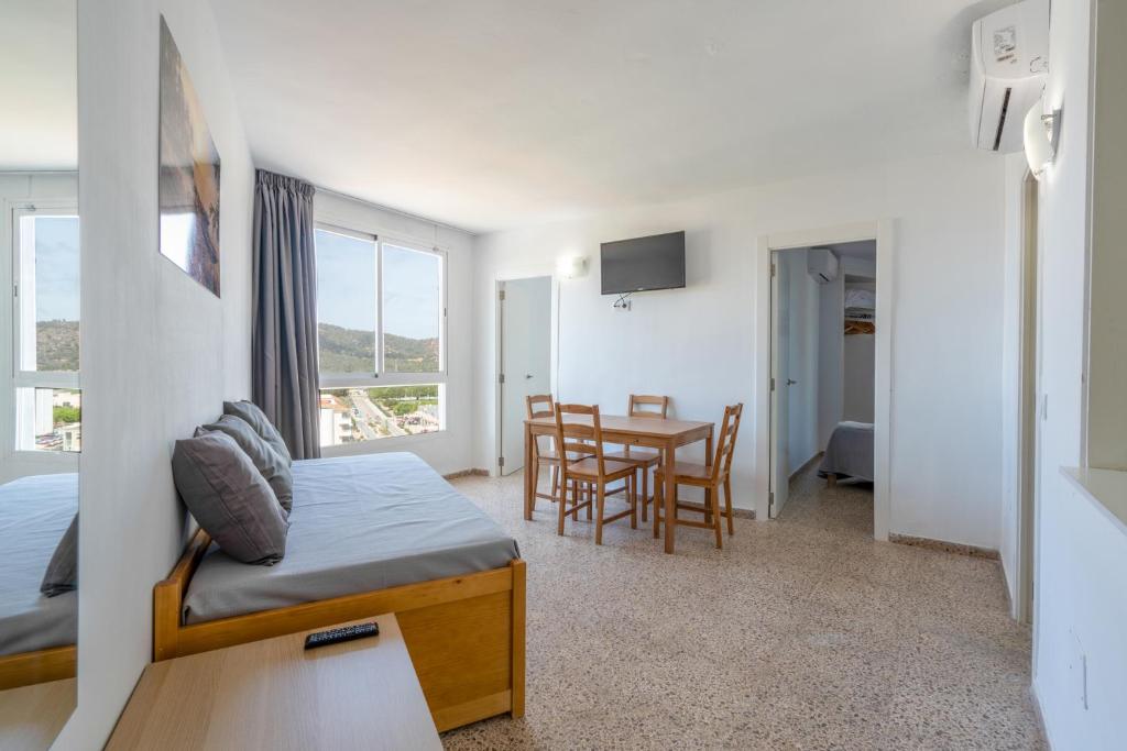 Magalluf Playa Apartments - Adults Only — Hotel rooms in Magaluf, Balearic Islands