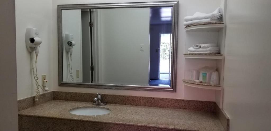 Budget Lodge photo