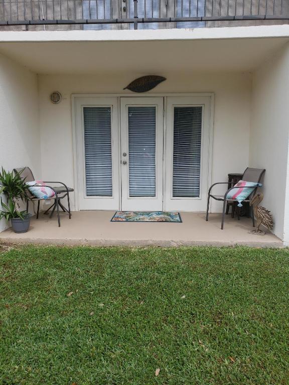 Popular attractions Area Nearby Property