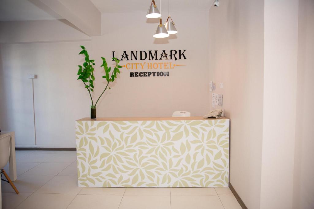 Landmark Quatre bornes photo