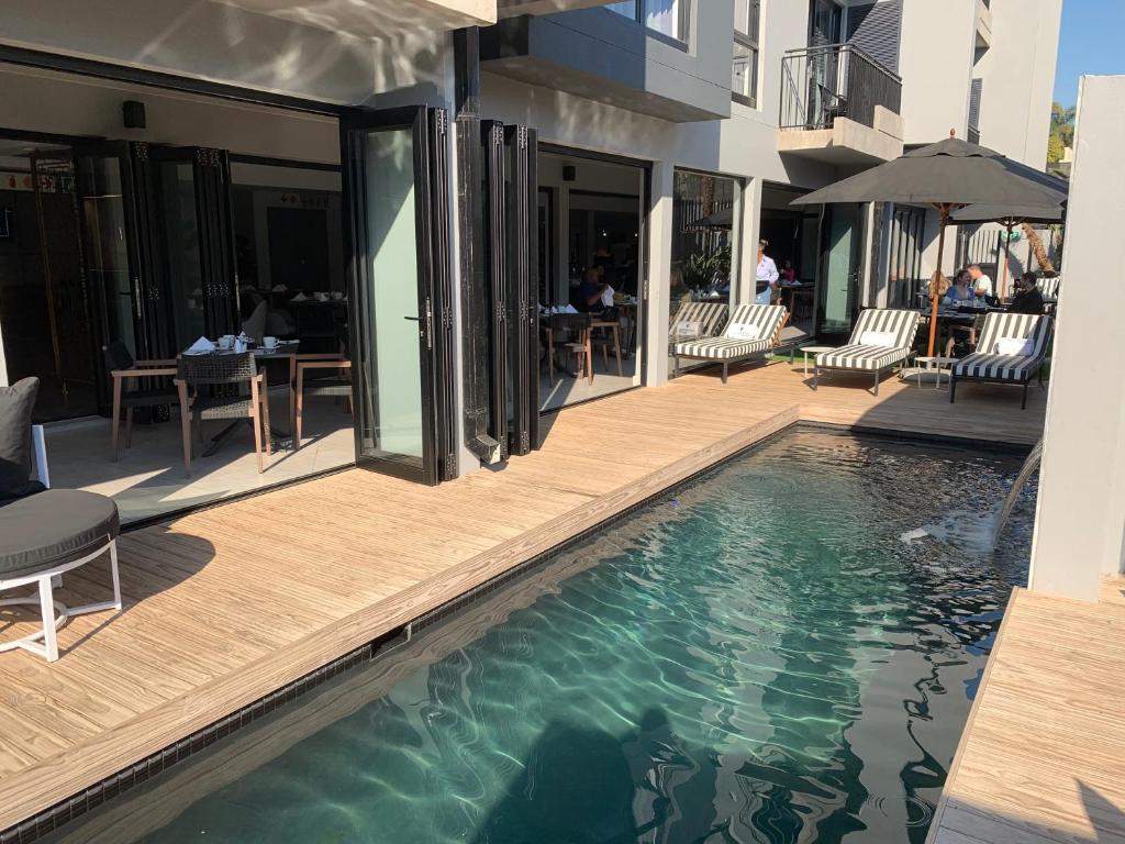 Trendy Melrose Apartment photo