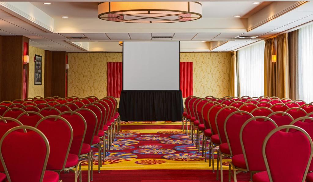 طعام و مشروبات