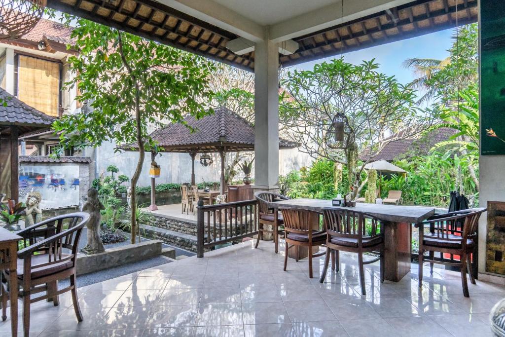 Sari Bamboo Bungalows