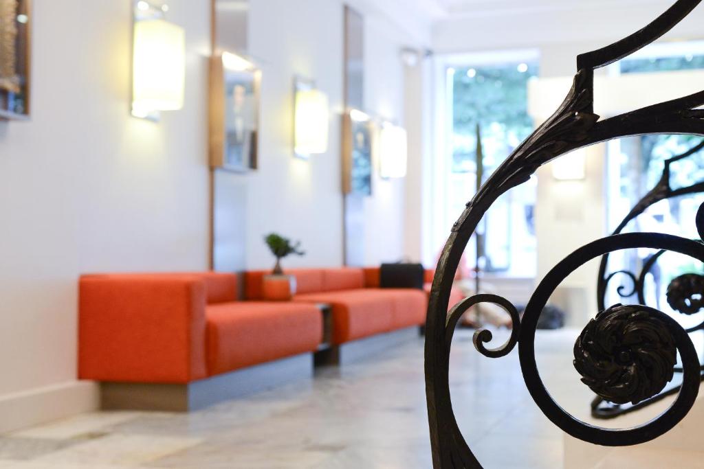 フロント・ロビー