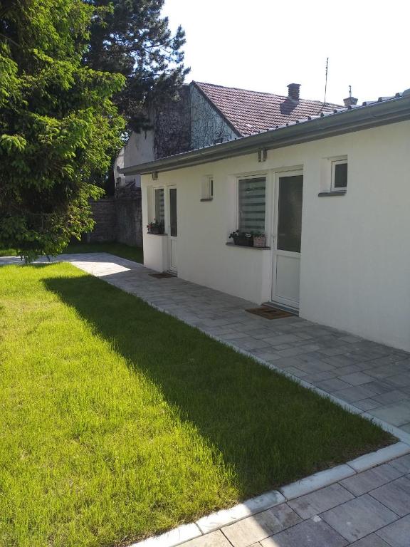 Rooms Jelena — Hotel in Zrenjanin