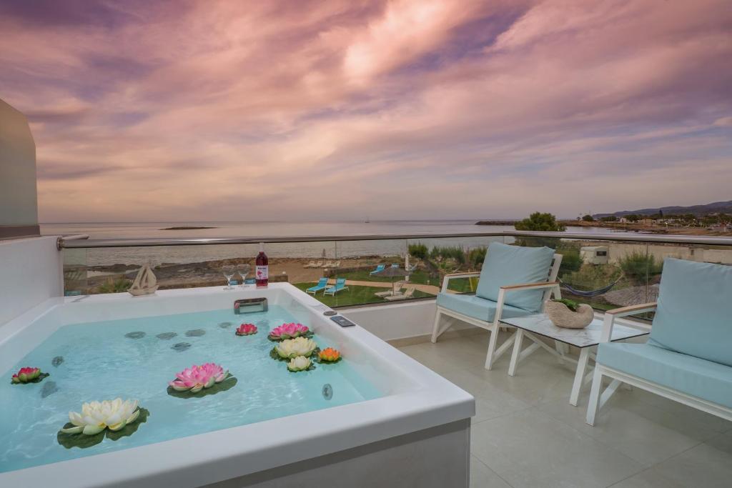 Hot tub, Pyrgos Beach Hotel Apartments in Crete Island