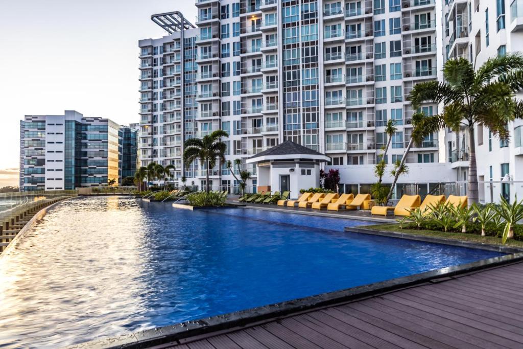 Swimming pool, CSuites at 8 Newtown Mactan Cebu in Cebu