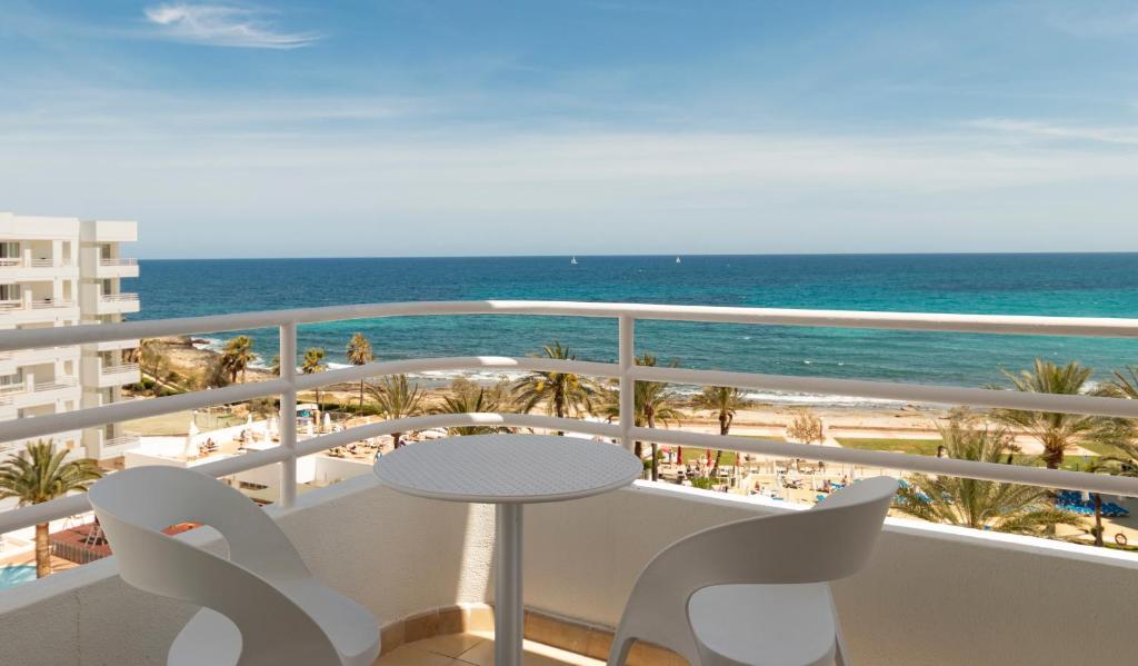 Hotel Palia Sa Coma Playa — Beach in S'Illot, Balearic Islands