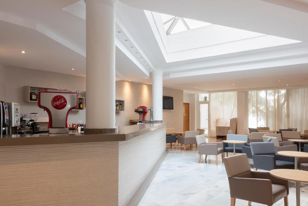 Hotel Palia Sa Coma Playa — Restaurant & bars in S'Illot, Balearic Islands