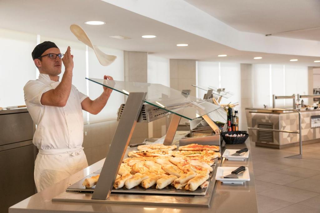 Hotel Palia Sa Coma Playa — Restaurant & bars in S'Illot, Balearic Islands