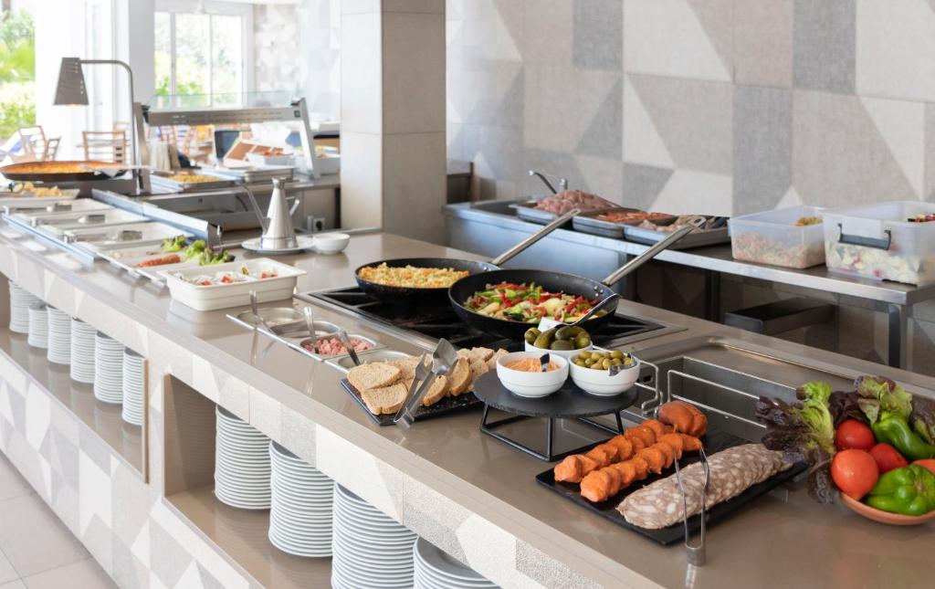Hotel Palia Sa Coma Playa — Restaurant & bars in S'Illot, Balearic Islands