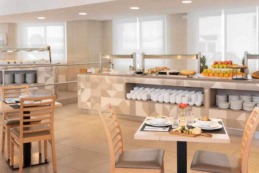 Hotel Palia Sa Coma Playa — Restaurant & bars in S'Illot, Balearic Islands