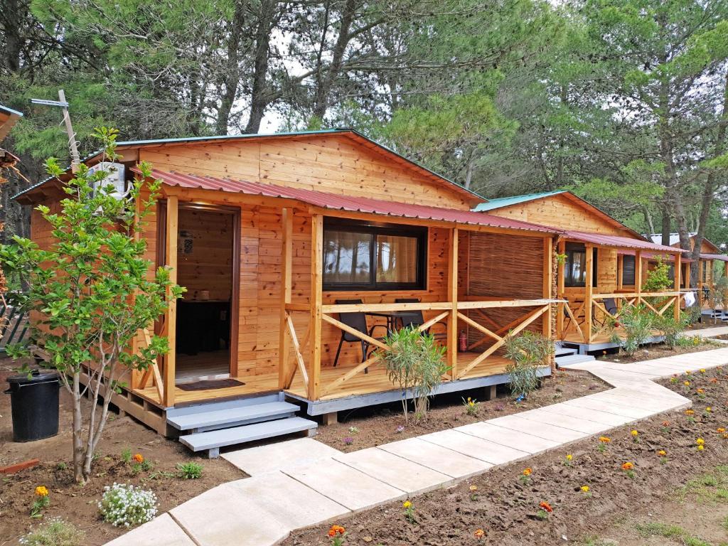 Saranda Beach Bungalow — Hotel in Ulcinj